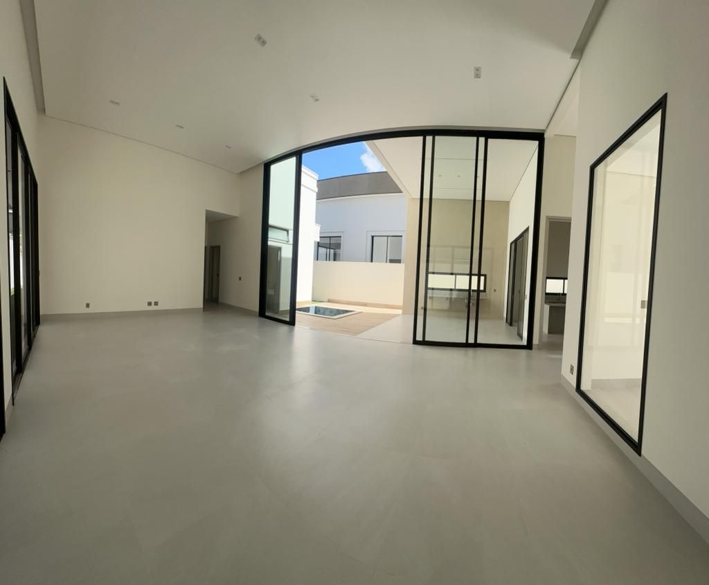 Casa em condomínio à venda no Condomínio Jardim Versailles: 