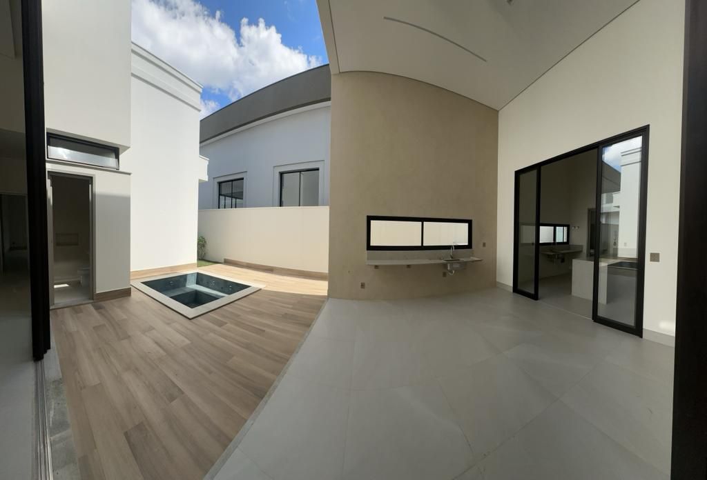 Casa em condomínio à venda no Condomínio Jardim Versailles: 