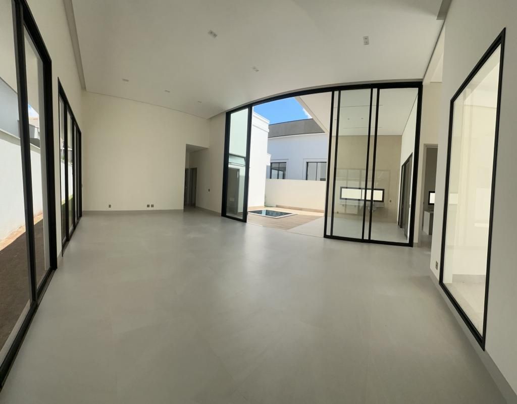 Casa em condomínio à venda no Condomínio Jardim Versailles: 