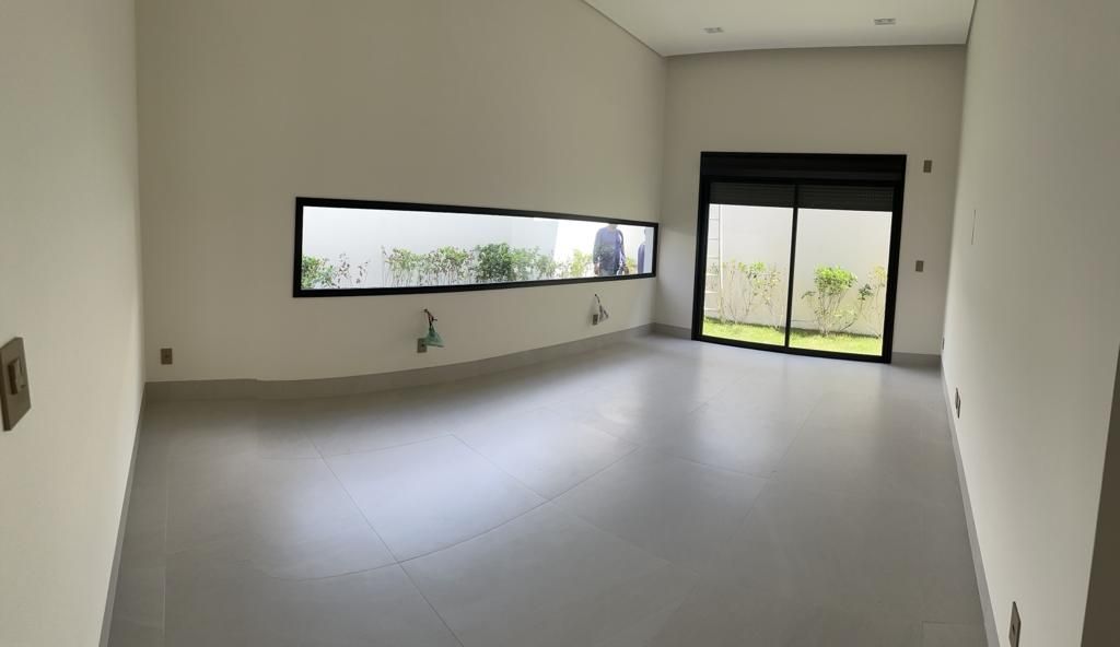 Casa em condomínio à venda no Condomínio Jardim Versailles: 