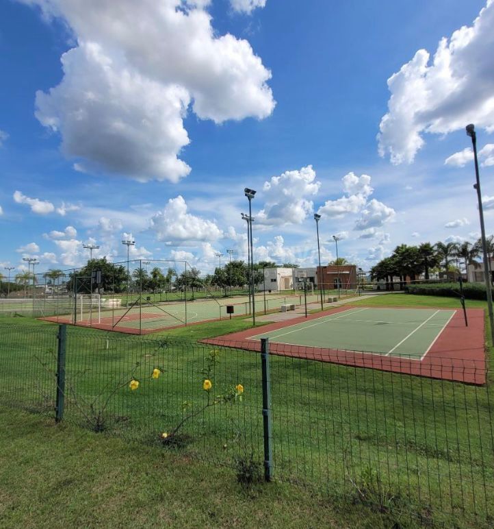 Lote em condomínio à venda no Condomínio Cyrela Ipês: 