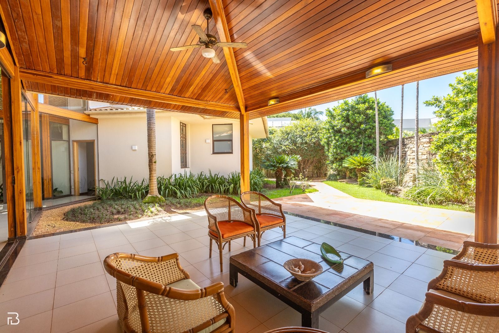 Casa à venda no Condomínio Bosque Karaíba: 
