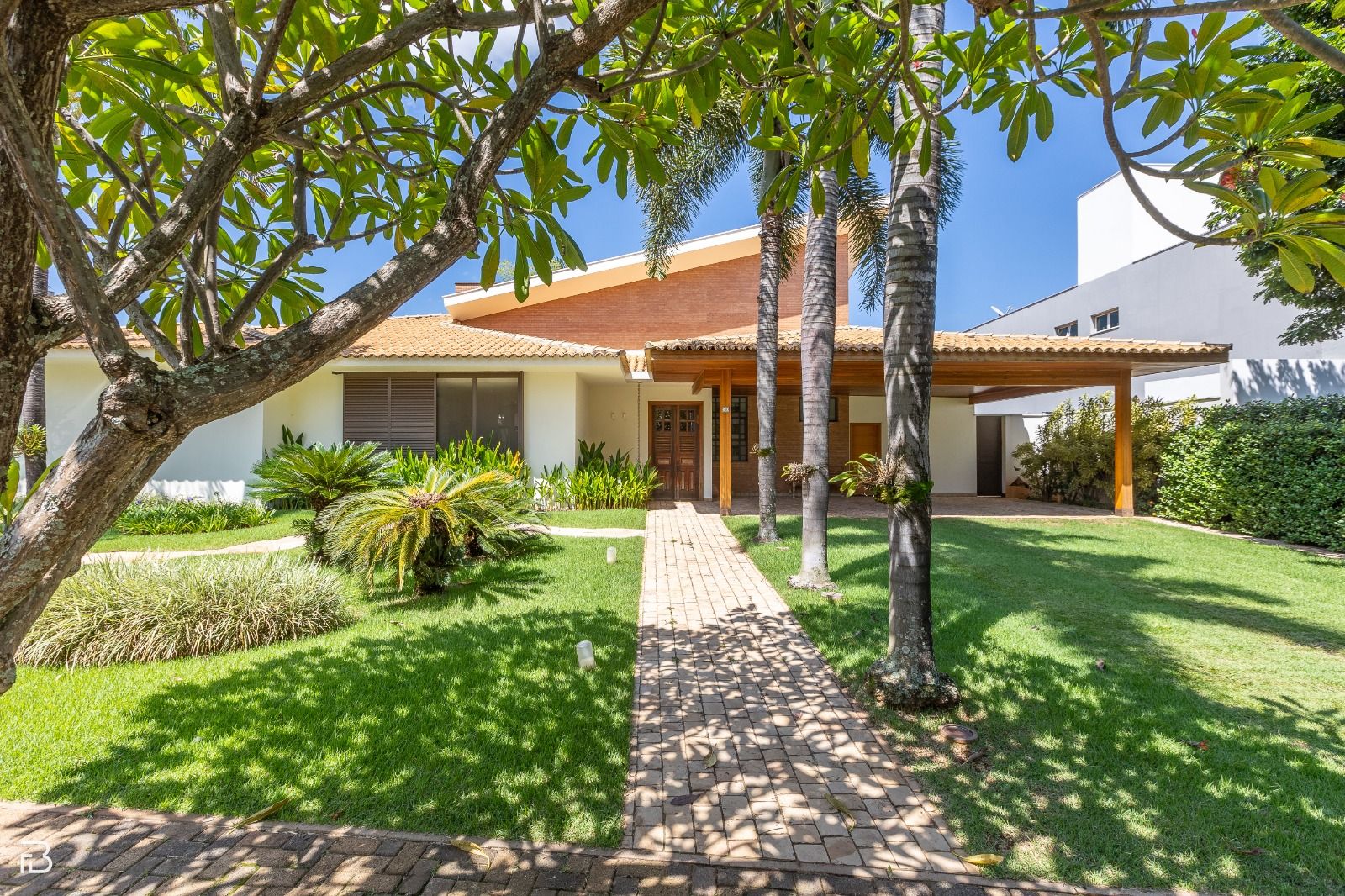 Casa à venda no Condomínio Bosque Karaíba: 