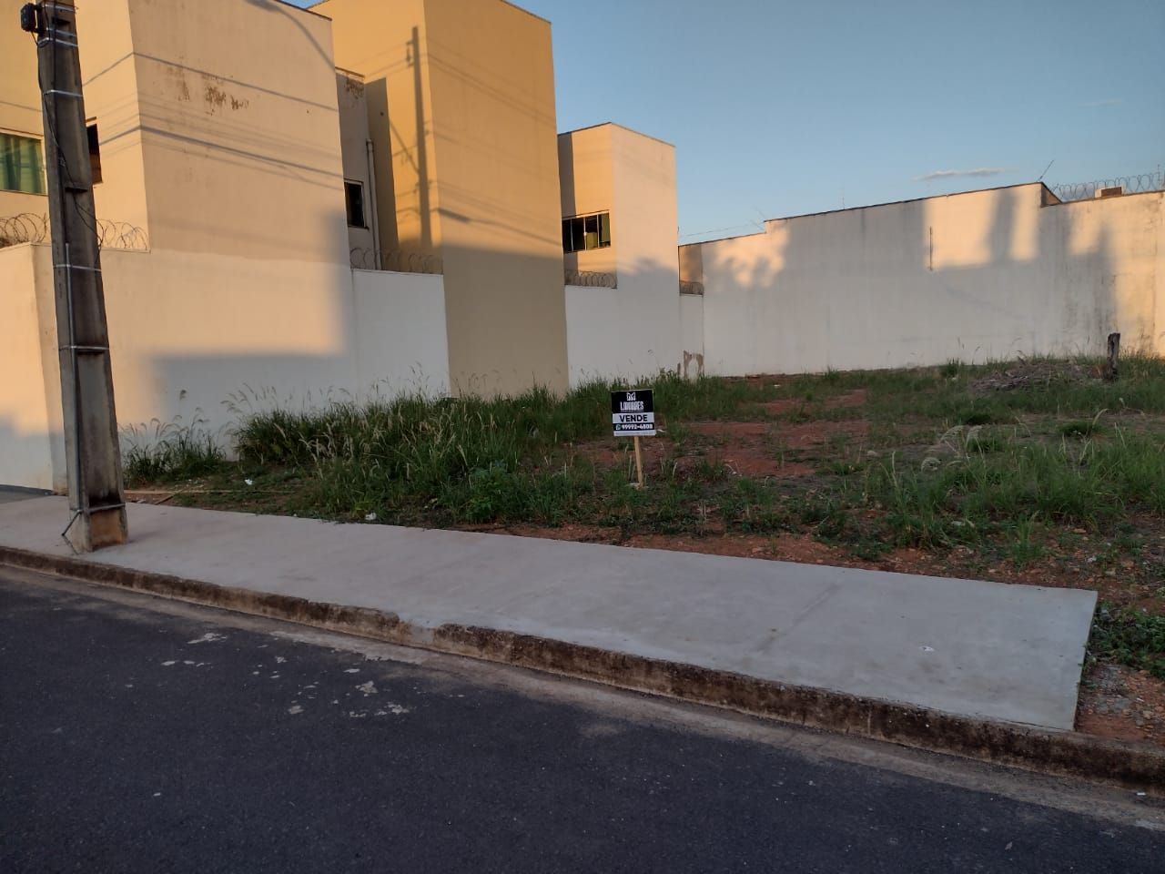 Terreno à venda no Bosque dos Buritis: 