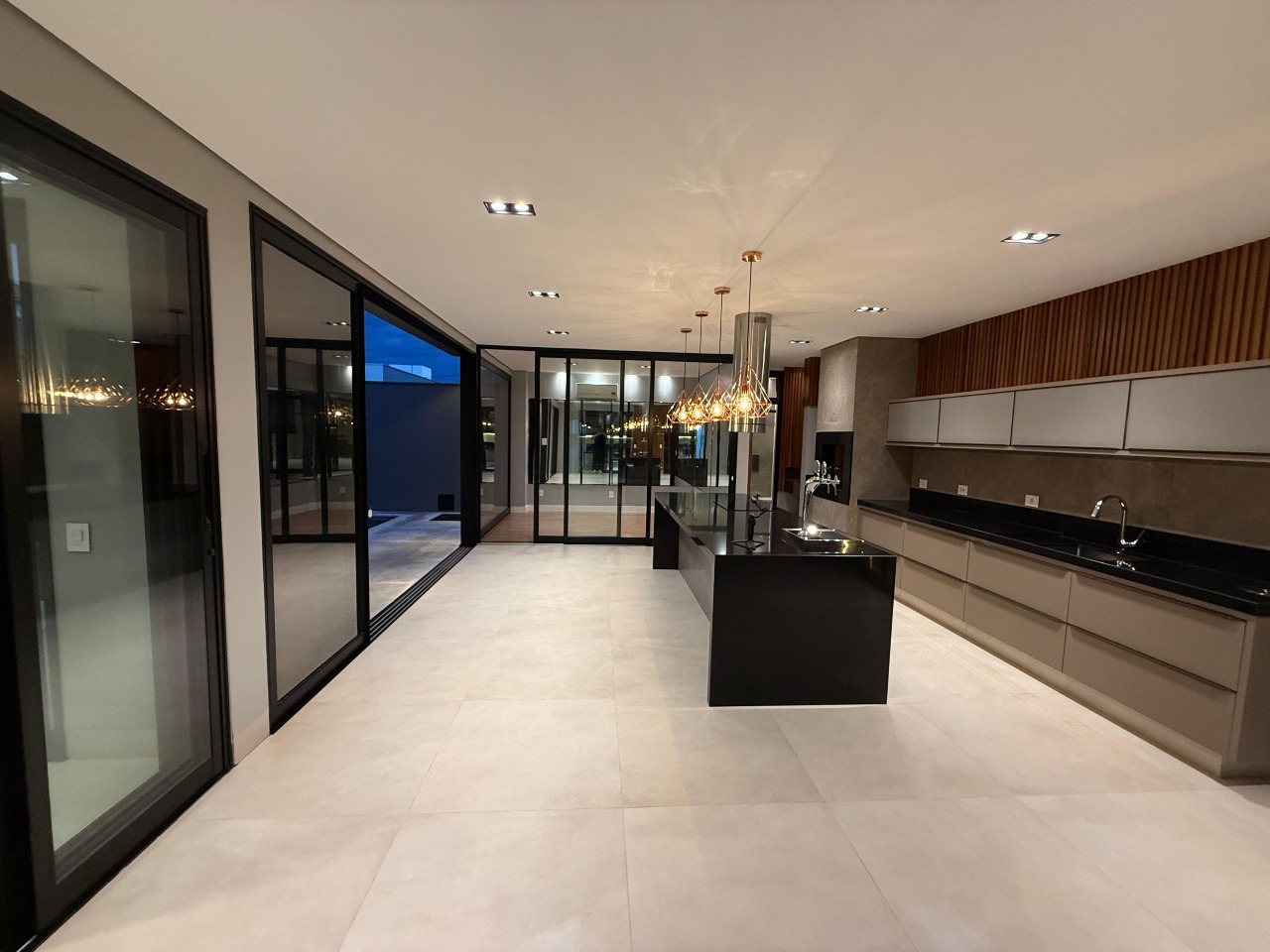 Casa em condomínio à venda no Condomínio Reserva dos Ipês: 