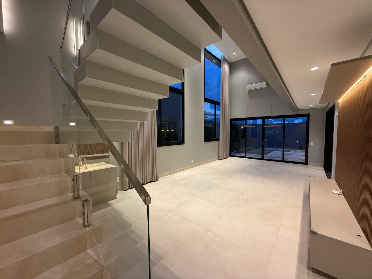 Casa em condomínio à venda no Condomínio Reserva dos Ipês: 