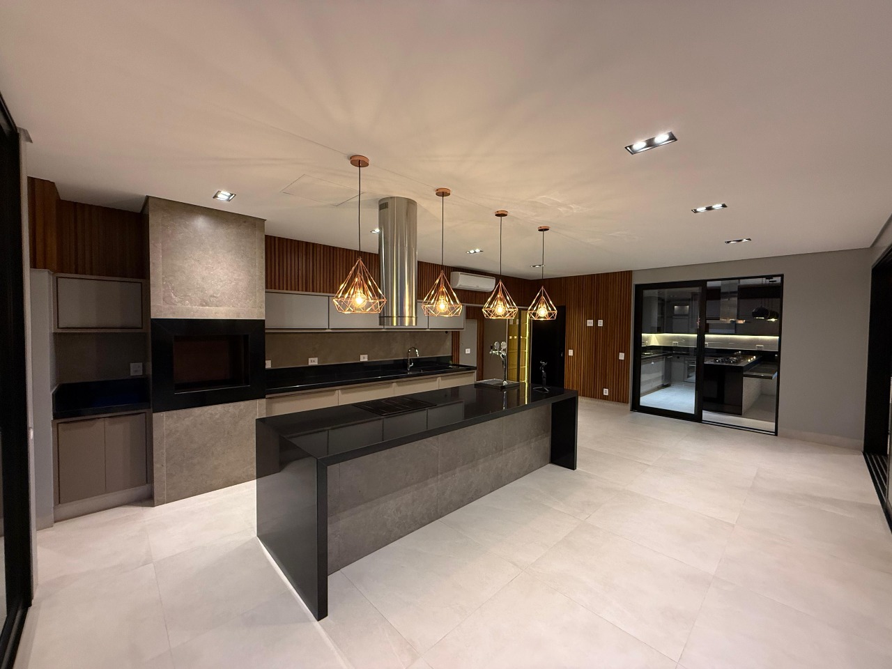 Casa em condomínio à venda no Condomínio Reserva dos Ipês: 