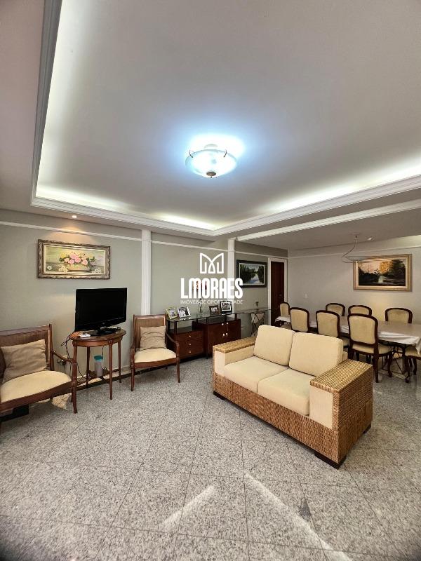 Apartamento à venda no Saraiva: 