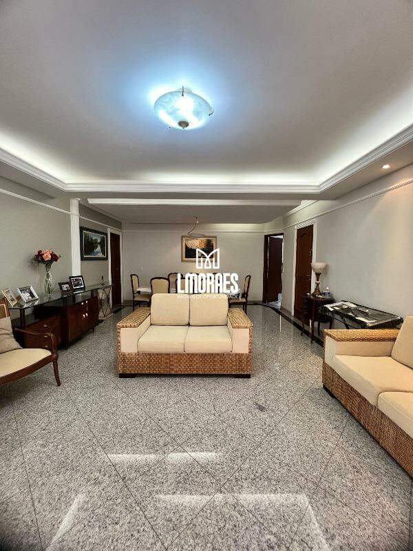 Apartamento à venda no Saraiva: 