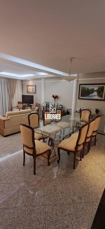 Apartamento à venda no Saraiva: 