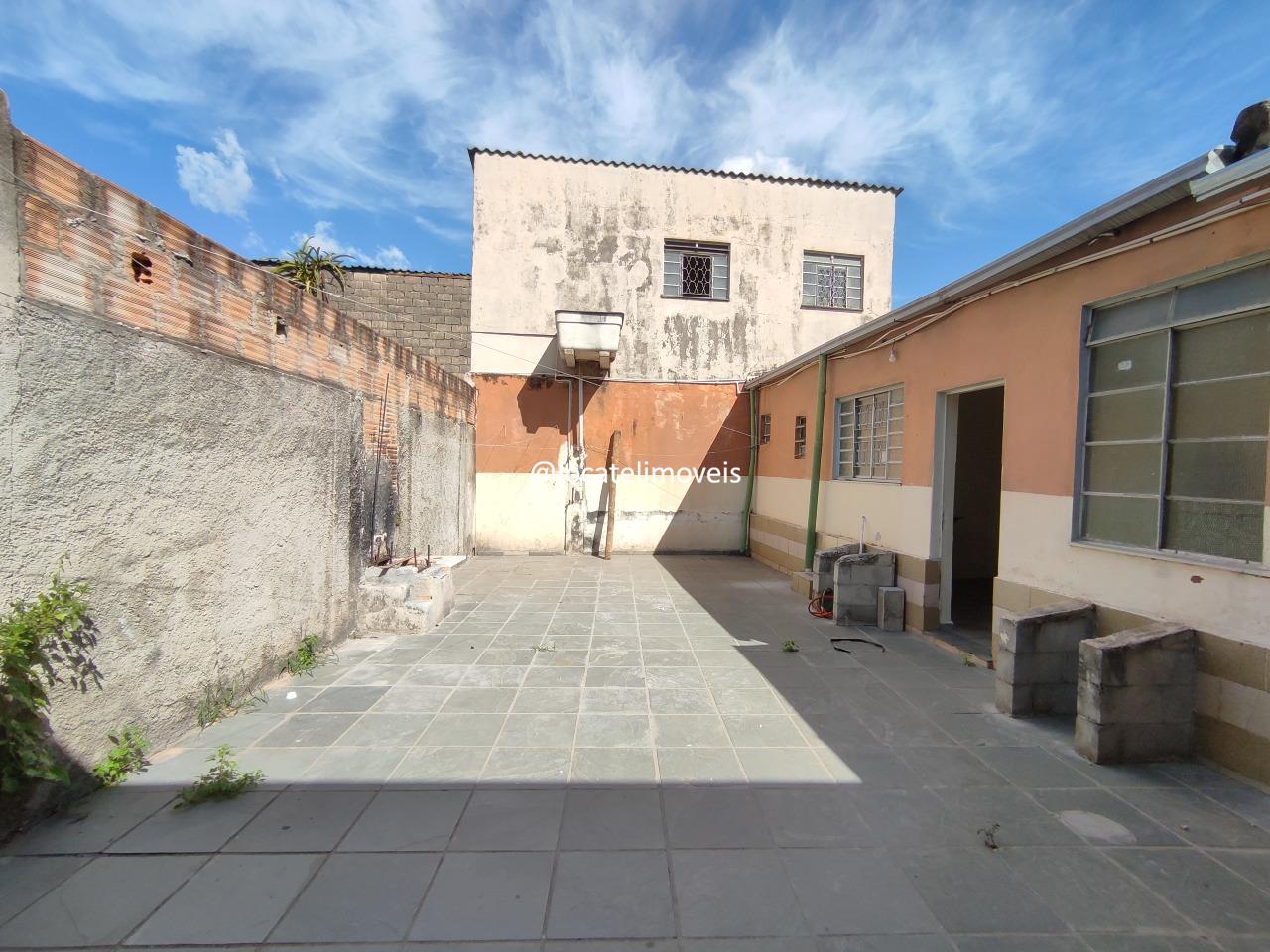 Sobreloja para aluguel no Gameleira: área aberta fundos