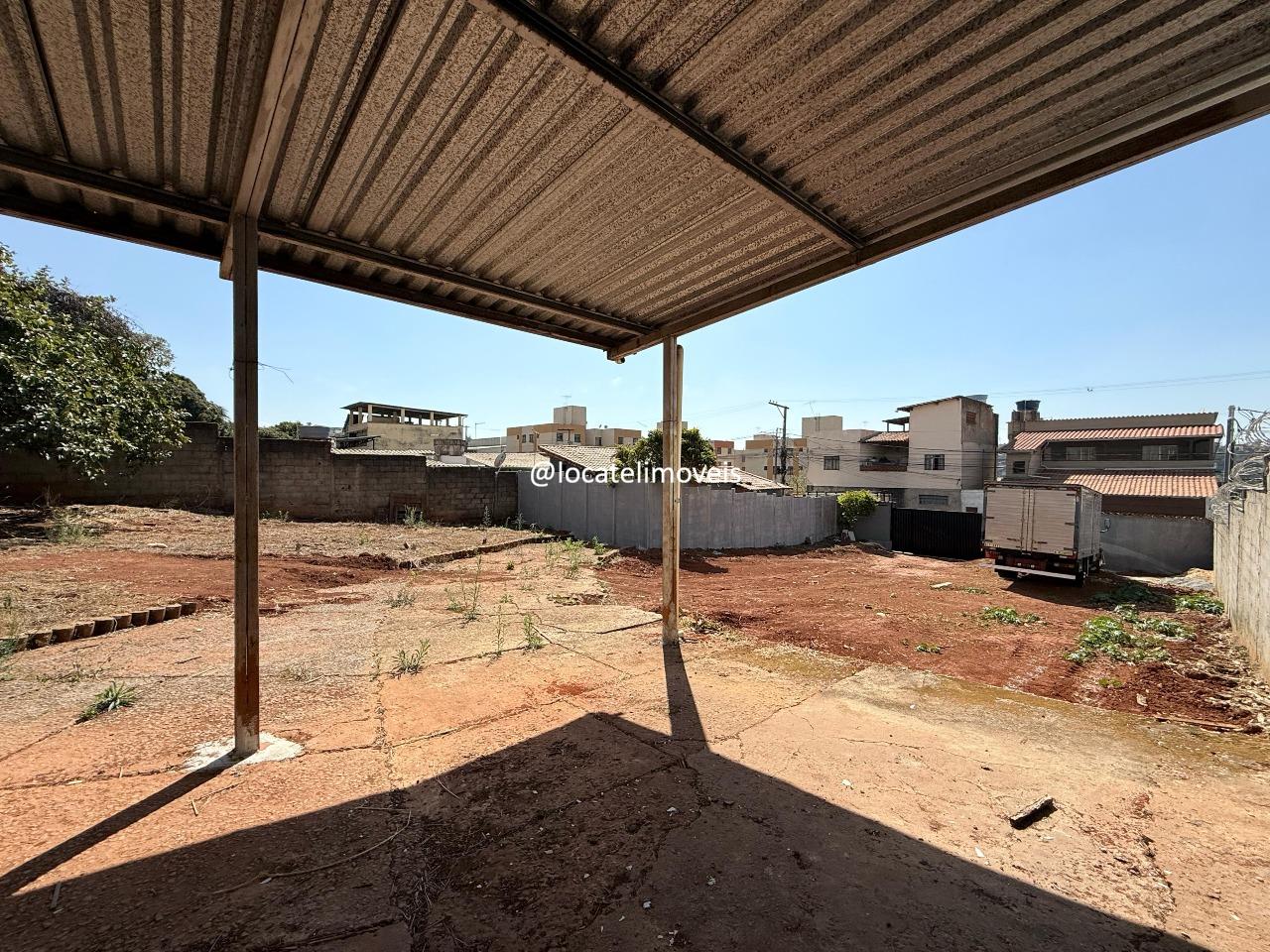 Lote para aluguel no Bonsucesso: 