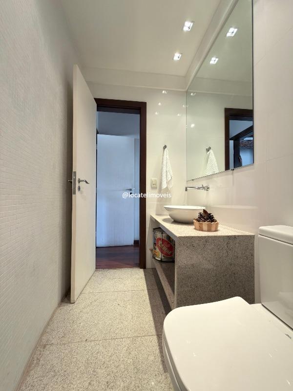 Casa à venda no Mangabeiras: 