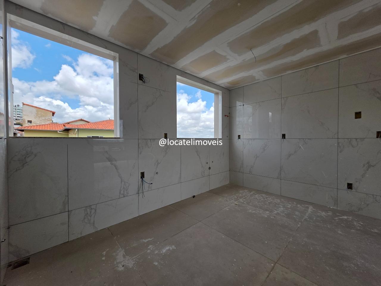 Apartamento à venda no Barreiro: 