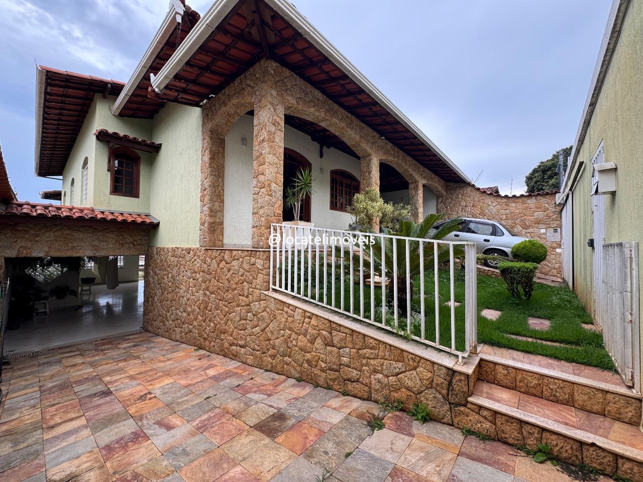 Casa à venda no Tirol: 