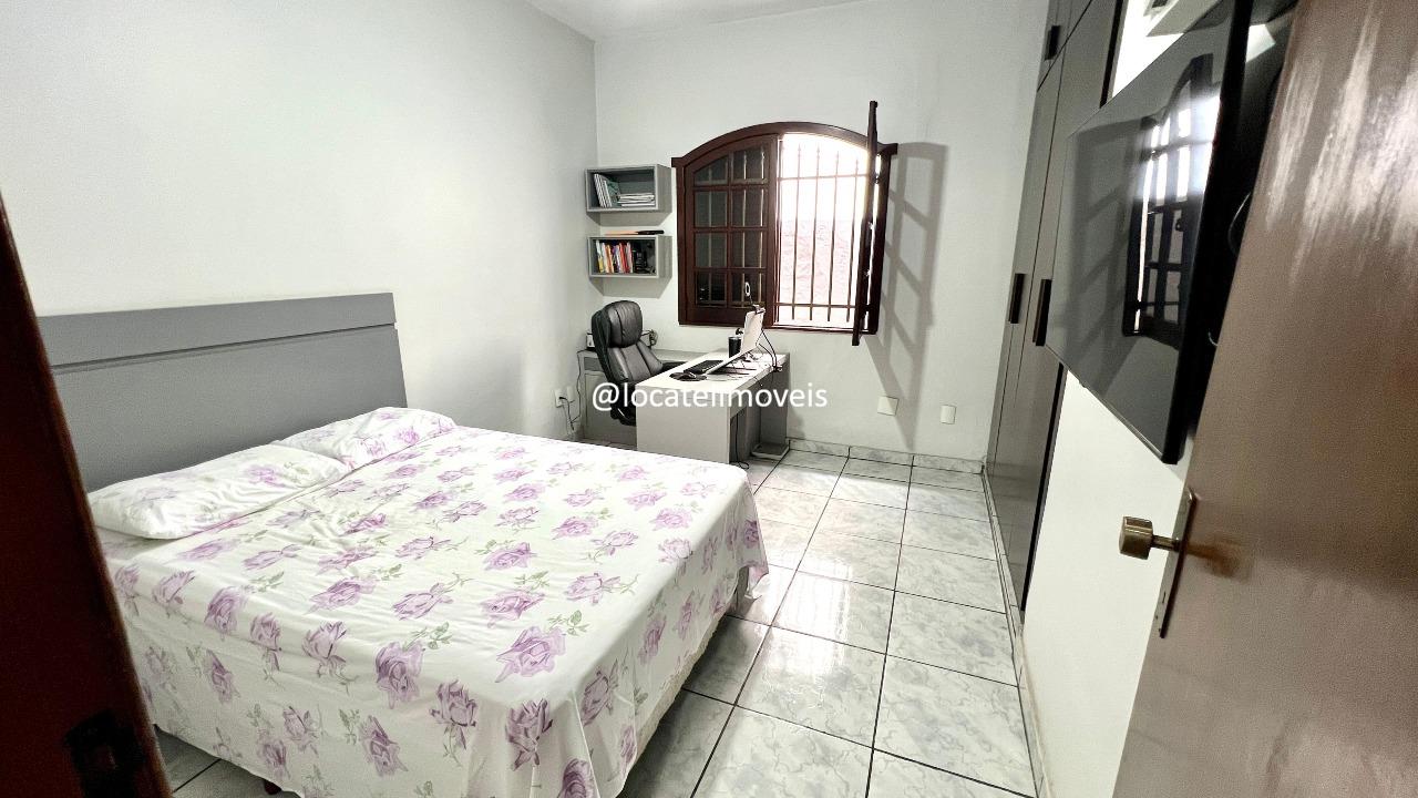 Casa à venda no Santa Cruz Industrial: 