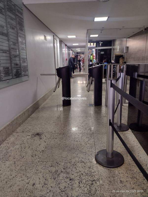 Sala à venda no Barro Preto: 