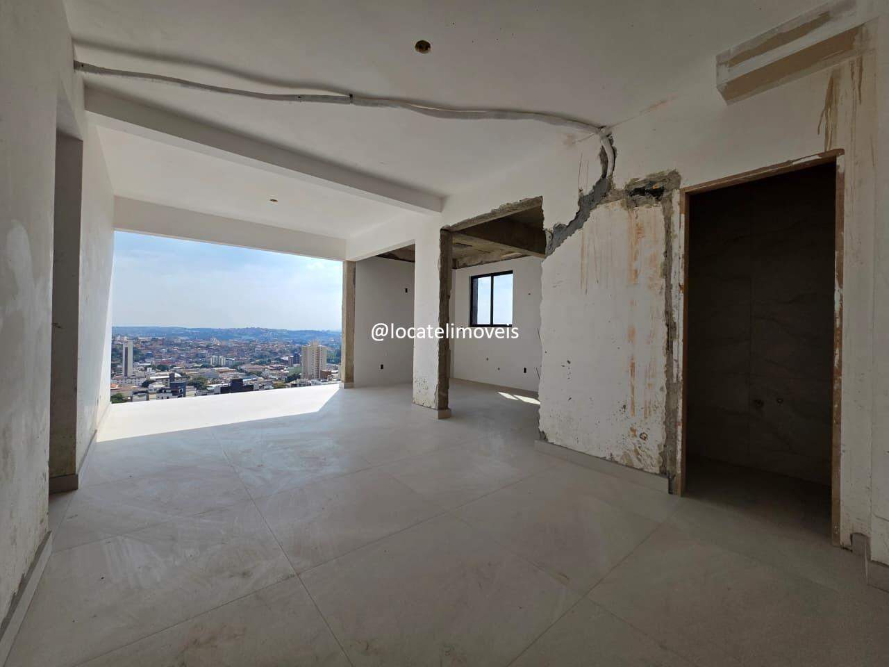 Apartamento à venda no Barreiro: 