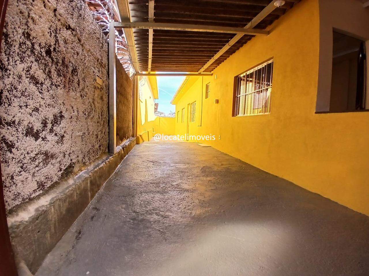 Casa para aluguel no Flávio de Oliveira: 