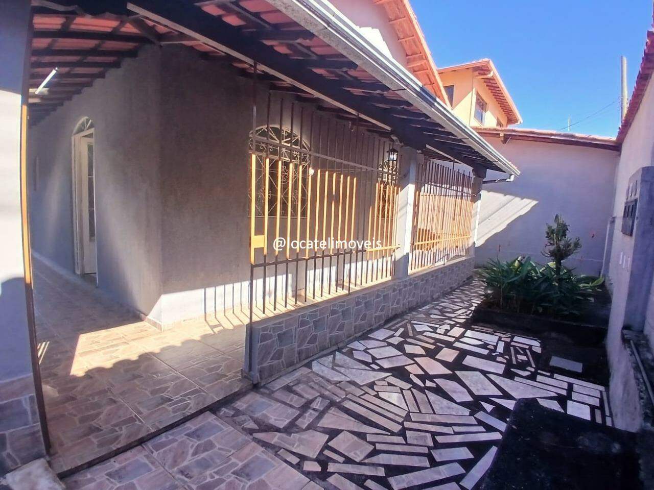 Casa para aluguel no Olhos D'Água: 