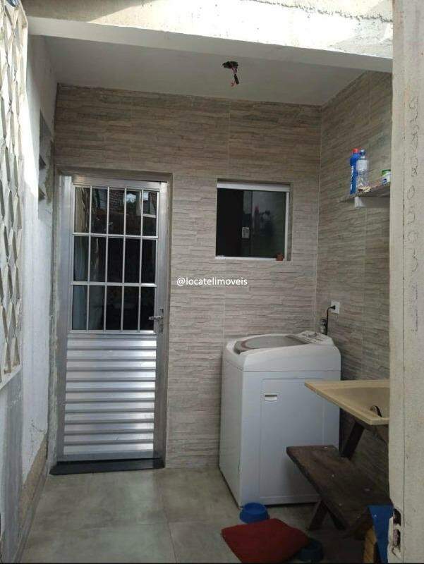 Casa geminada à venda no Bonsucesso: 