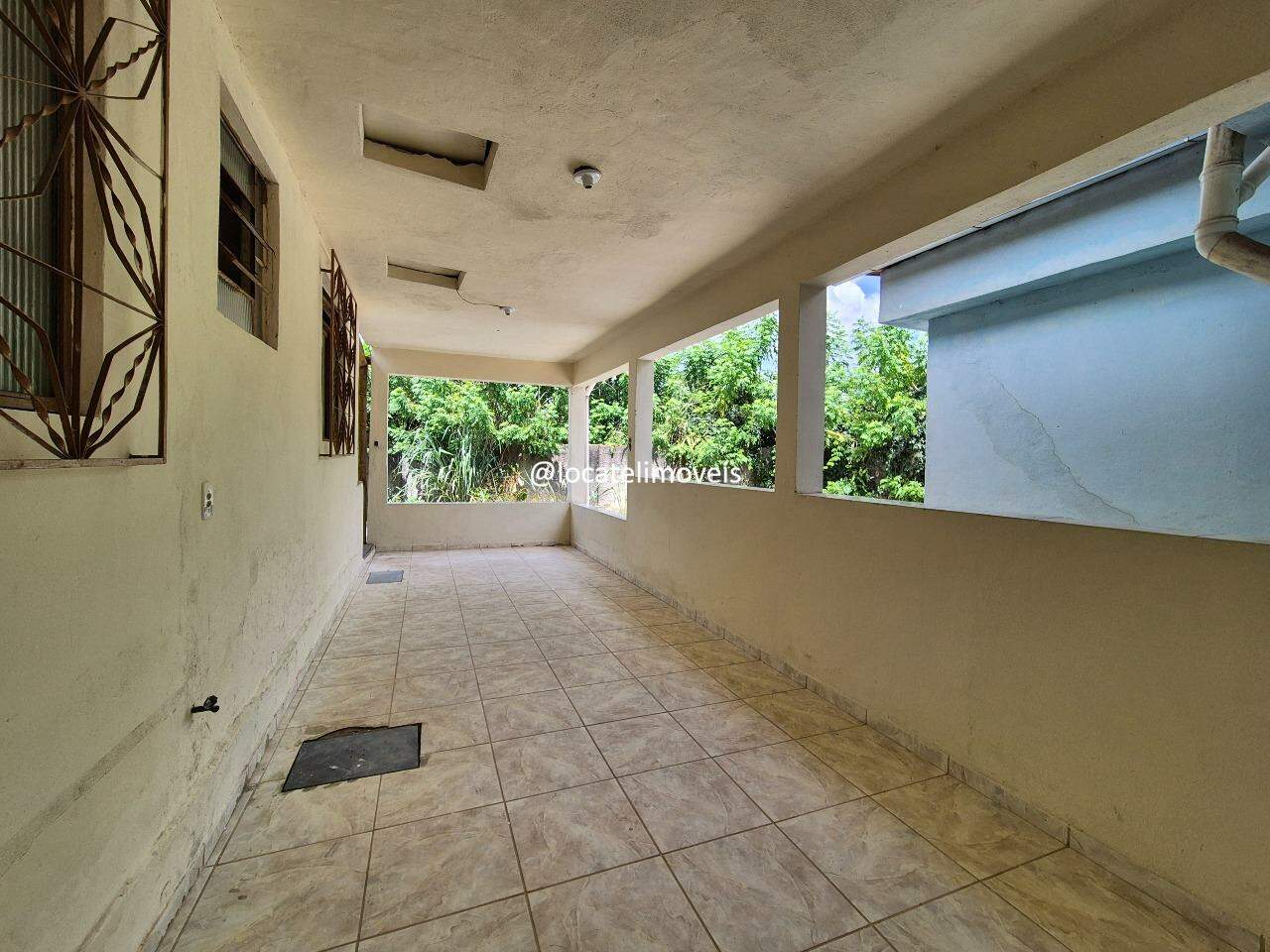 Casa para aluguel no Flávio Marques Lisboa: varanda fundos