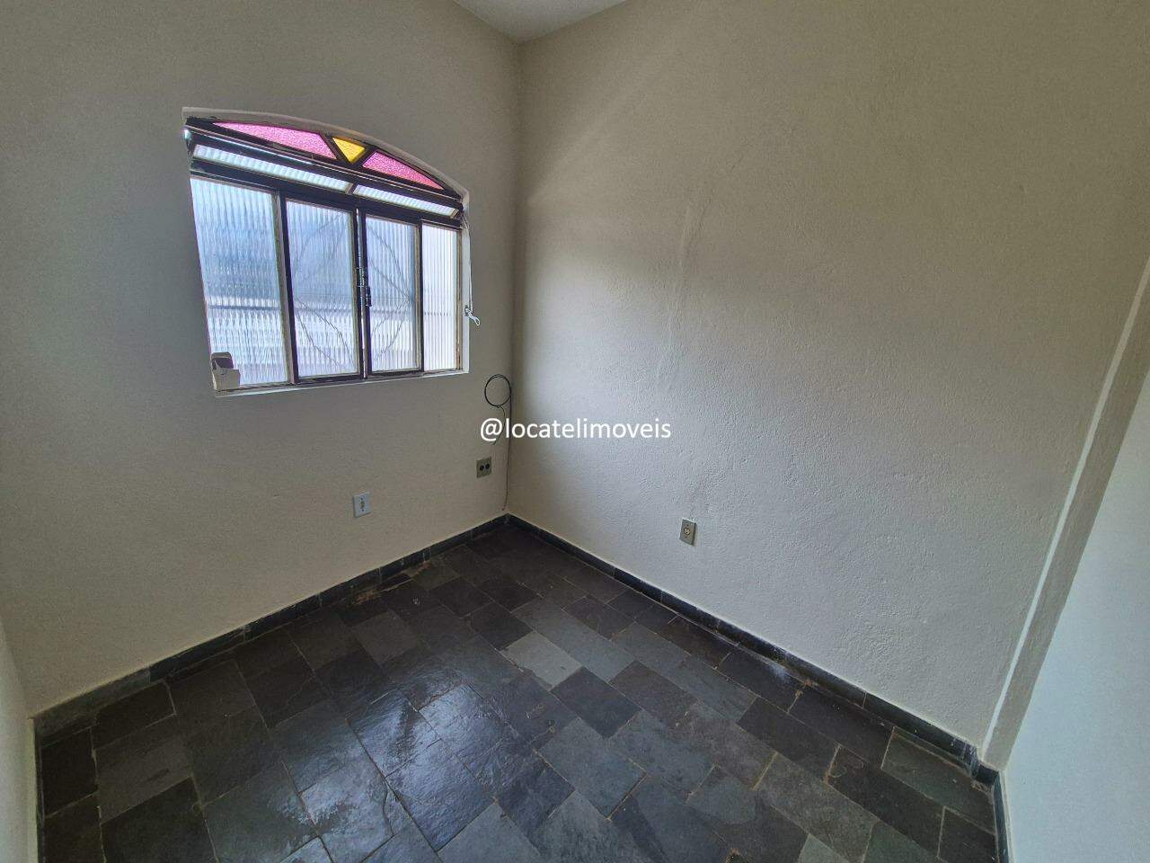 [tipoImovel] [finalidade] no bairro [bairro]: quarto 2