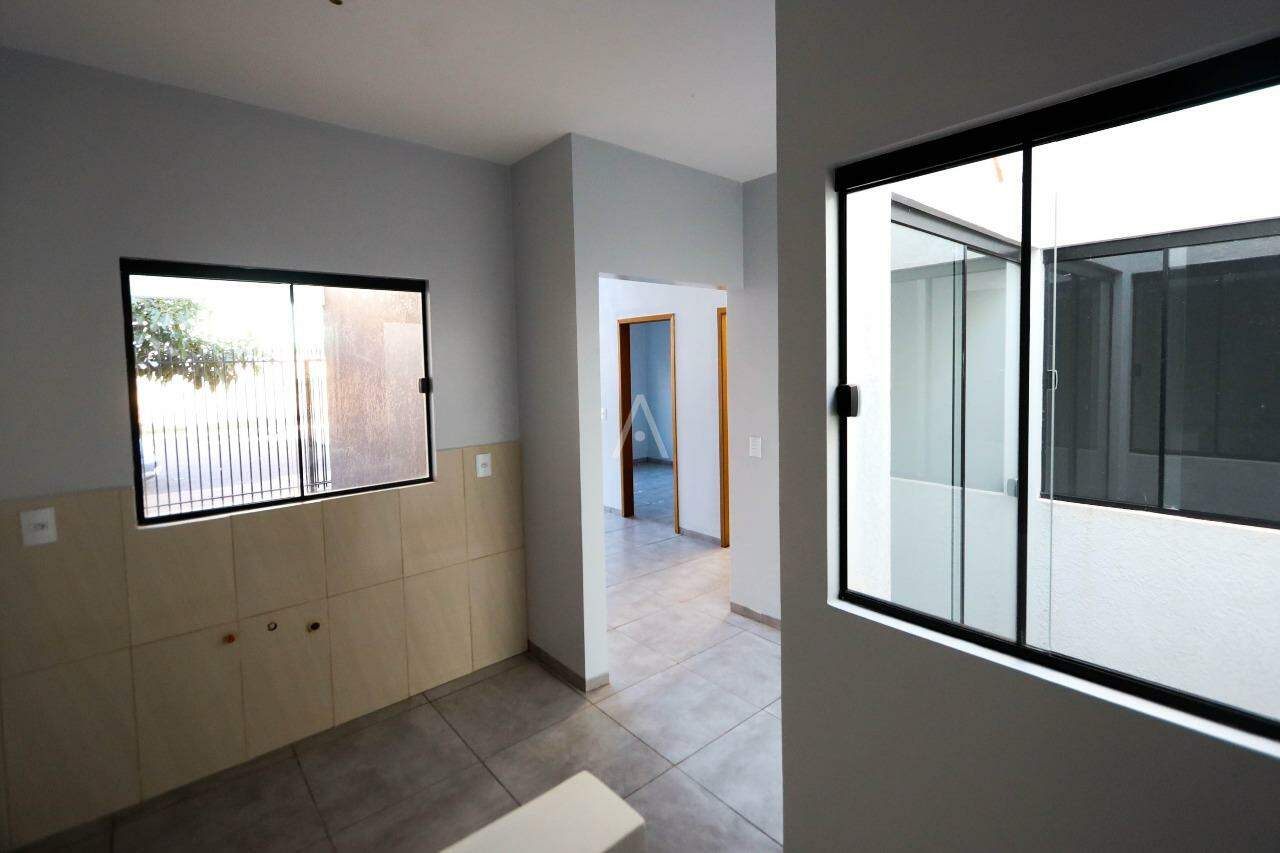 Casa Residencial para à venda no Bairro PINHEIRINHO em TOLEDO: