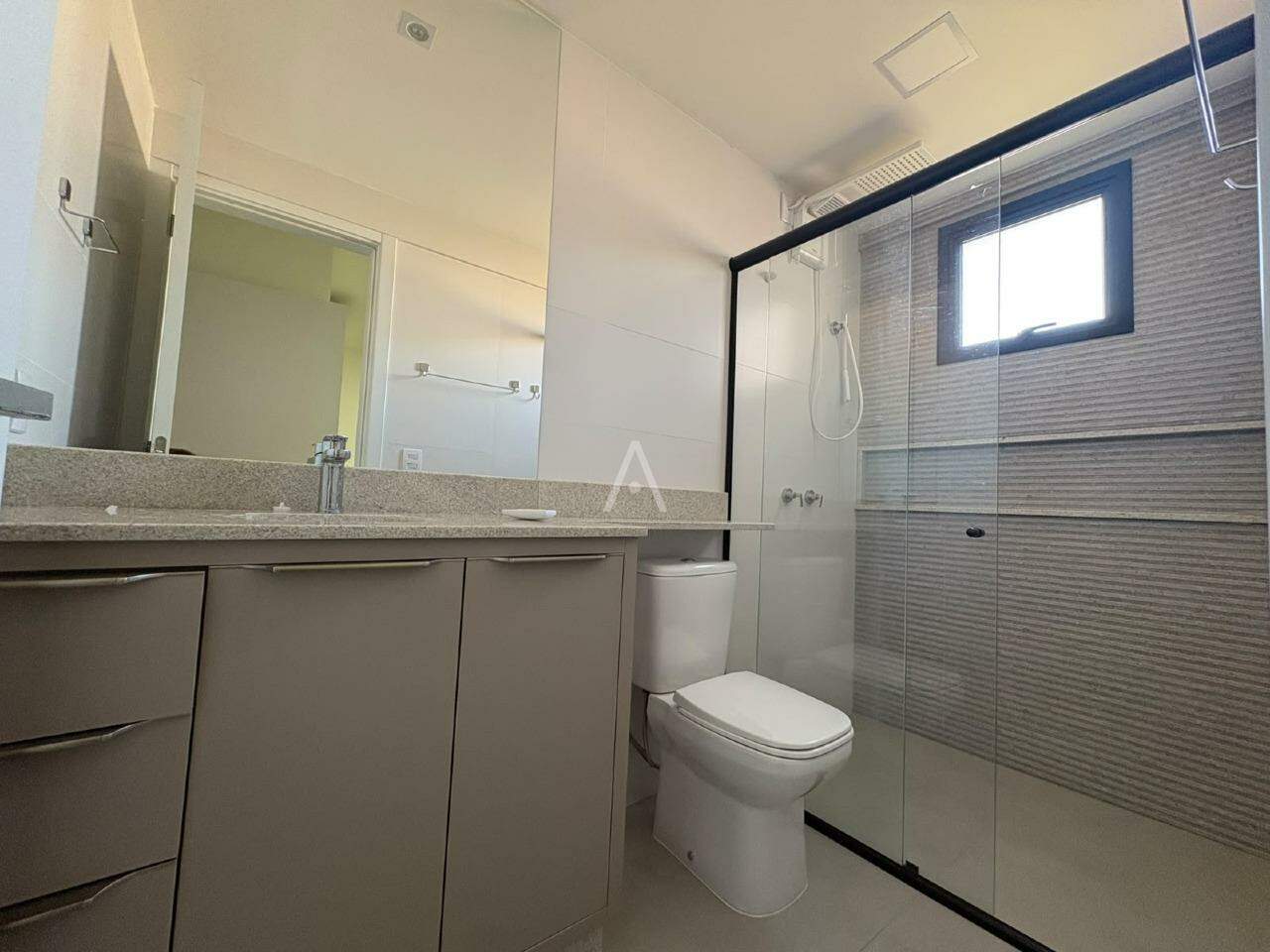 Apartamento para para aluguel no Bairro CENTRO em CASCAVEL: Bwc suite