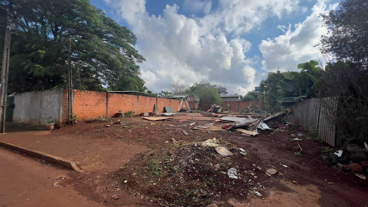 Terreno para à venda no Bairro INTERLAGOS em CASCAVEL: 
