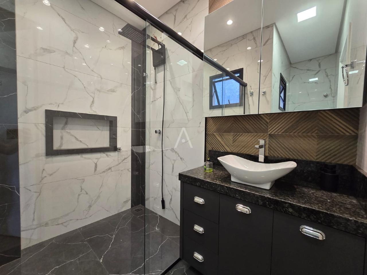 Sobrado para à venda no Bairro CENTRO em TOLEDO: 