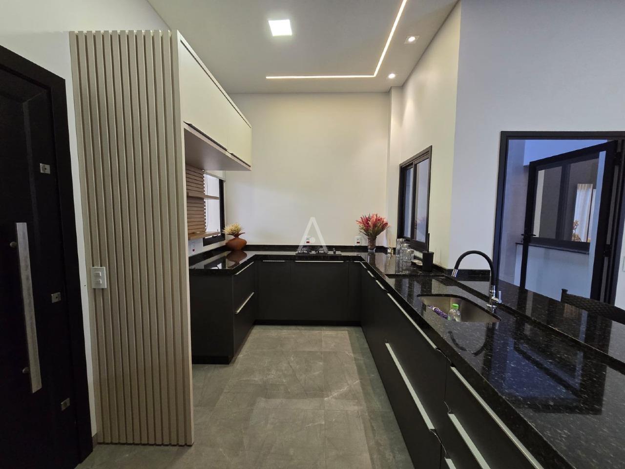 Sobrado para à venda no Bairro CENTRO em TOLEDO: 