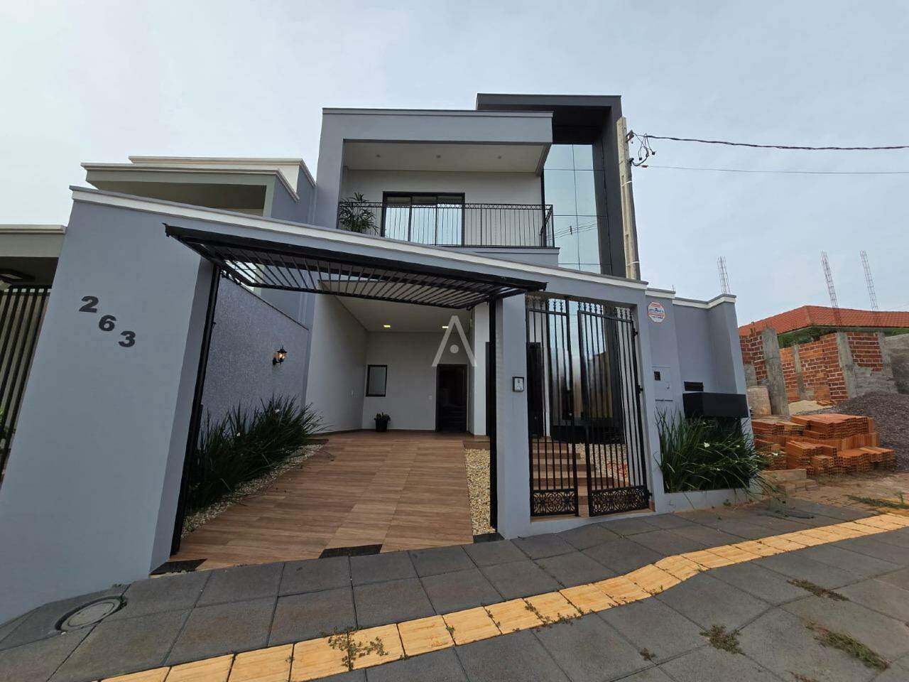 Sobrado para à venda no Bairro CENTRO em TOLEDO: 