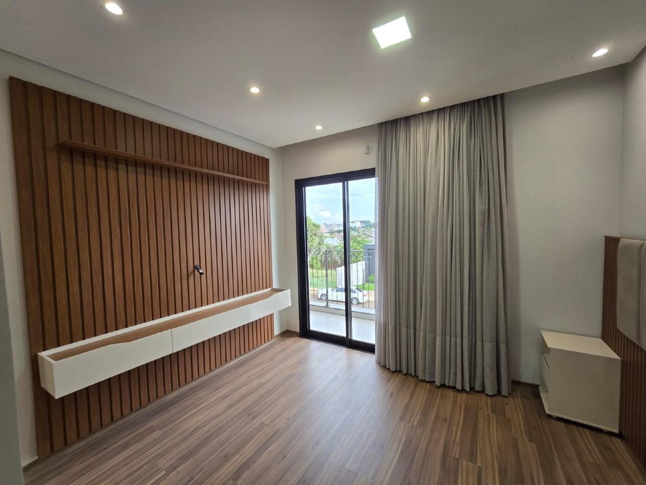 Sobrado para à venda no Bairro CENTRO em TOLEDO: 