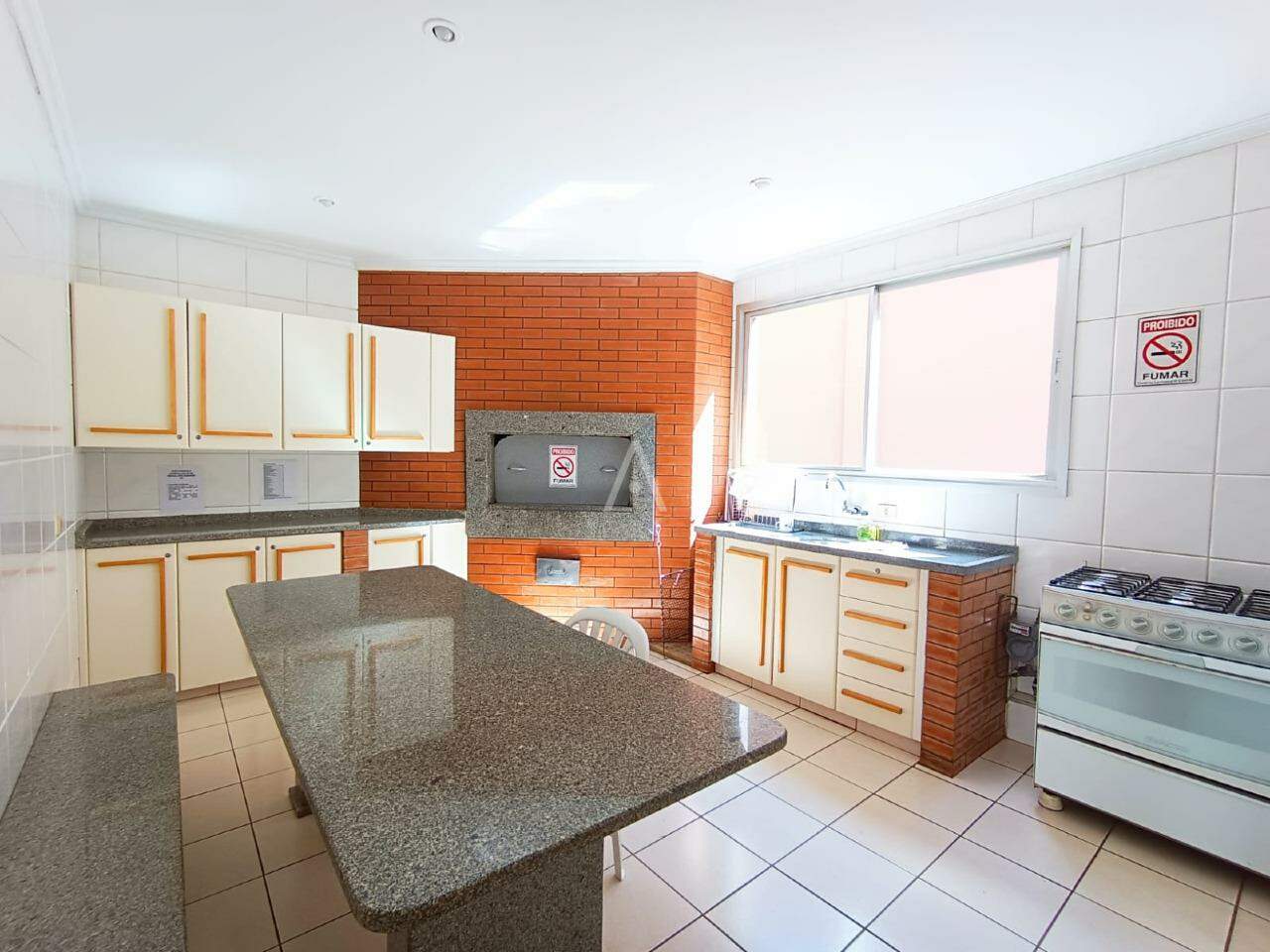 Apartamento para para aluguel no Bairro CENTRO em CASCAVEL: Churrasqueira