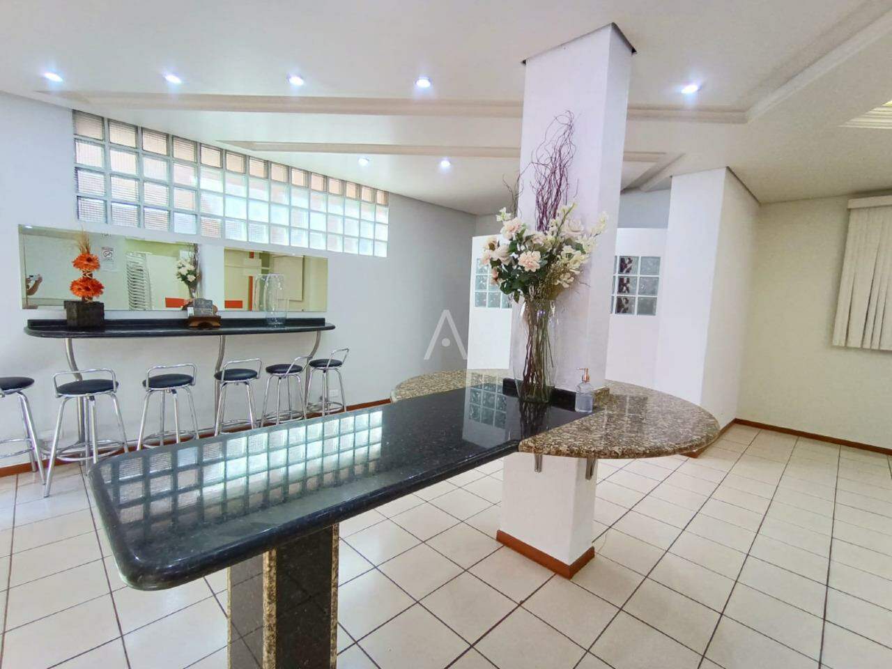 Apartamento para para aluguel no Bairro CENTRO em CASCAVEL: 
