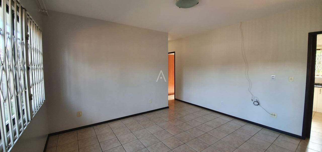 Casa Residencial para para aluguel no Bairro COUNTRY em CASCAVEL: 