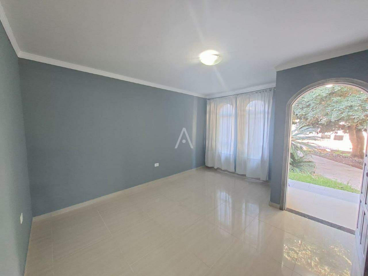 Casa Residencial para para aluguel no Bairro NEVA em CASCAVEL: 