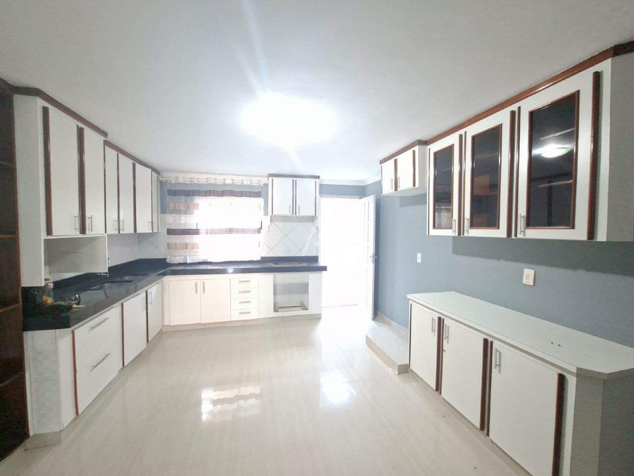 Casa Residencial para para aluguel no Bairro NEVA em CASCAVEL: 