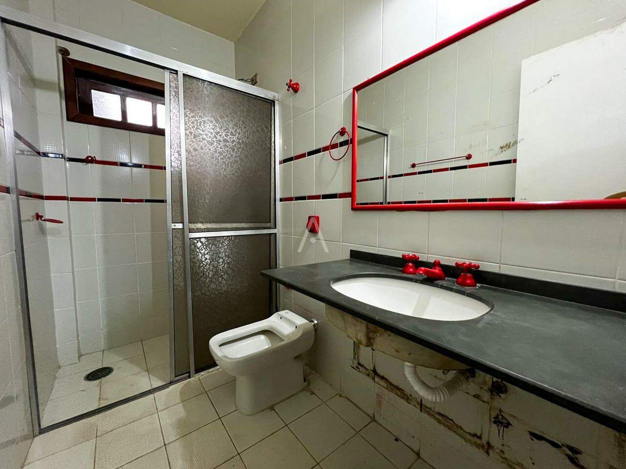 Sobrado para à venda no Bairro CENTRO em CASCAVEL: 