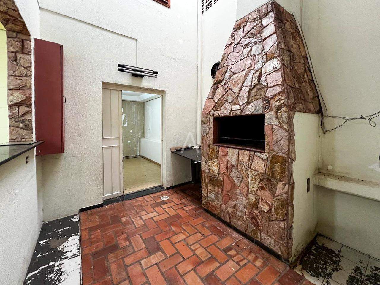 Sobrado para à venda no Bairro CENTRO em CASCAVEL: 