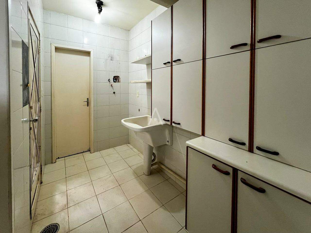 Sobrado para à venda no Bairro CENTRO em CASCAVEL: 