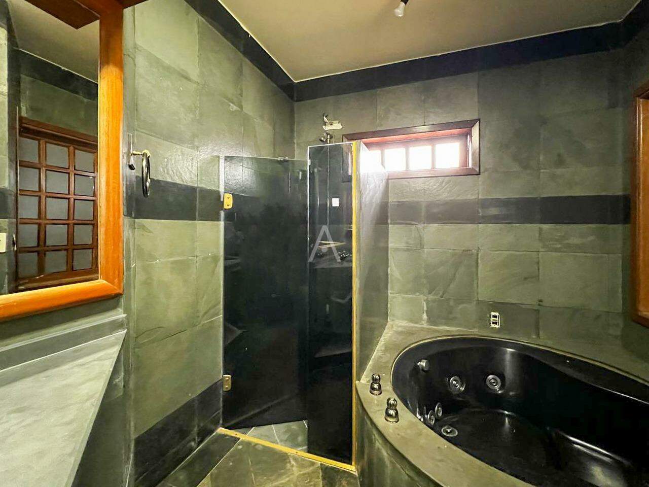 Sobrado para à venda no Bairro CENTRO em CASCAVEL: 