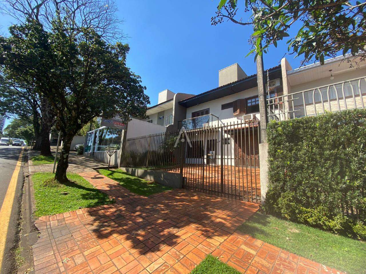 Sobrado para à venda no Bairro CENTRO em CASCAVEL: 