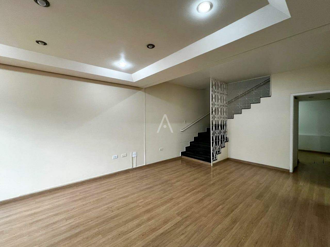 Sobrado para à venda no Bairro CENTRO em CASCAVEL: 