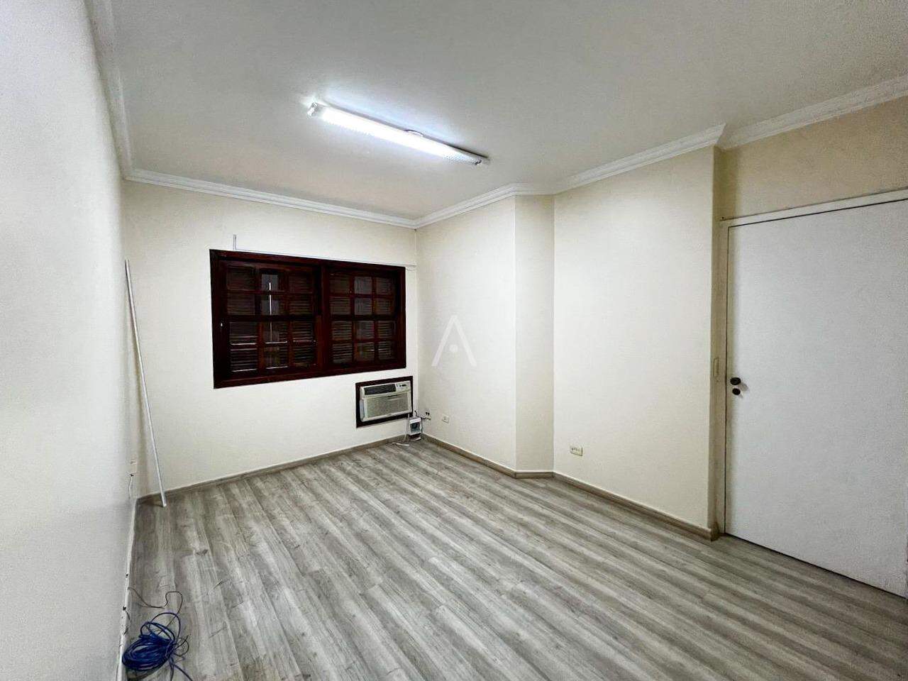 Sobrado para à venda no Bairro CENTRO em CASCAVEL: 