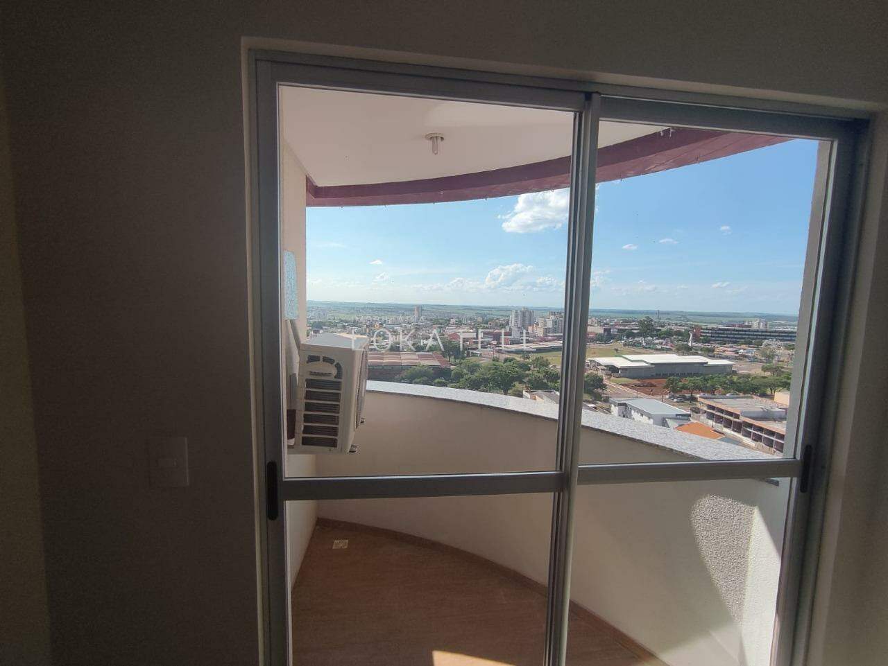 Apartamento para para aluguel no Bairro CENTRO em CASCAVEL: 