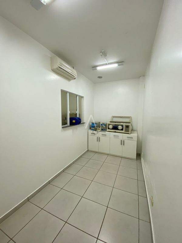 Sala Comercial para para aluguel no Bairro CENTRO em CASCAVEL: 