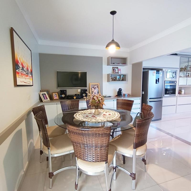 Sobrado para à venda no Bairro PARQUE SAO PAULO em CASCAVEL: 