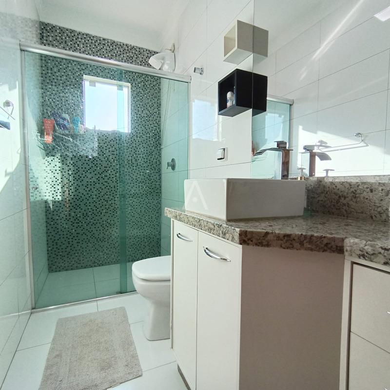 Sobrado para à venda no Bairro PARQUE SAO PAULO em CASCAVEL: 